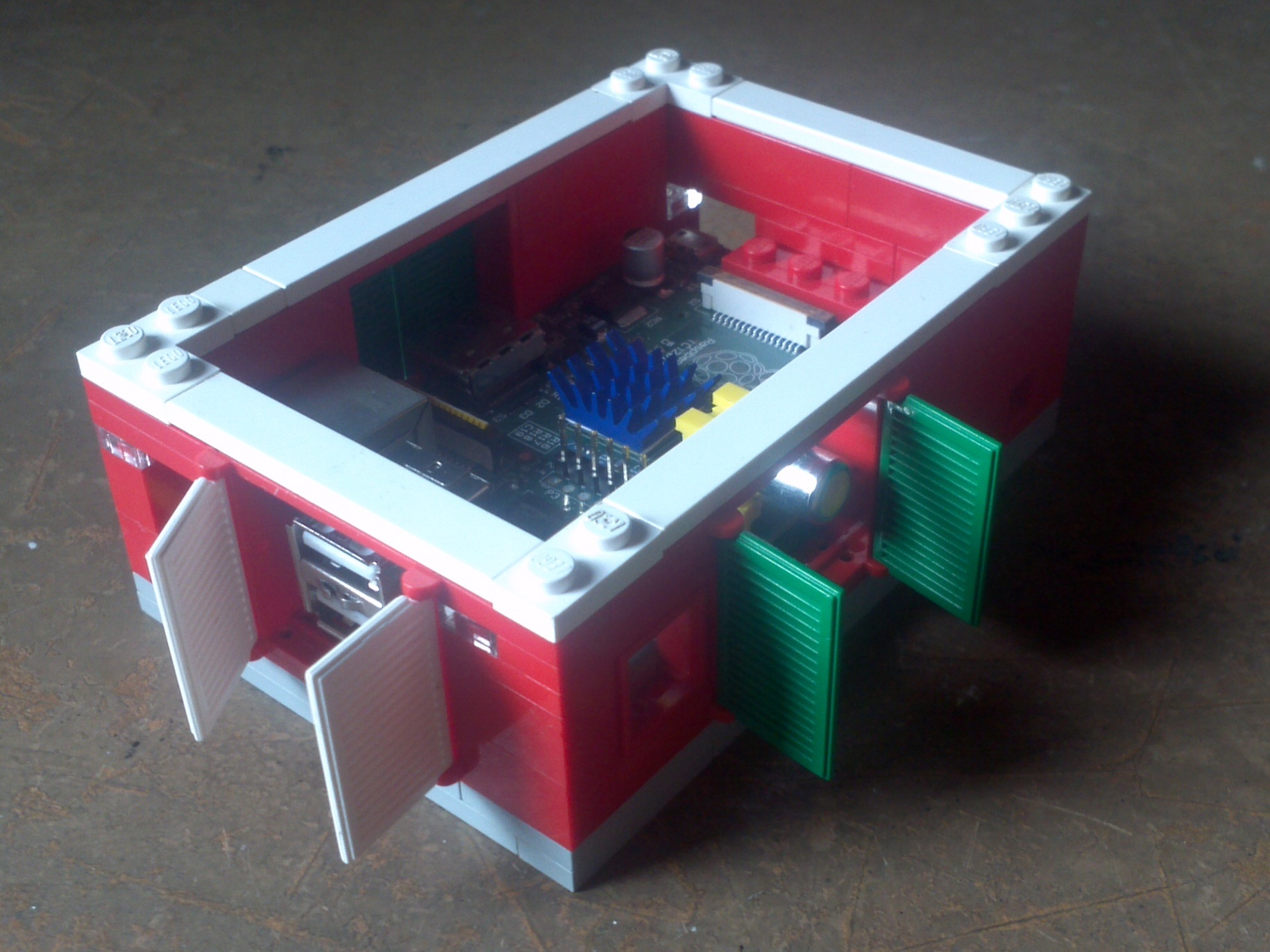 Biz's LEGO case: buy parts! - Raspberry Pi